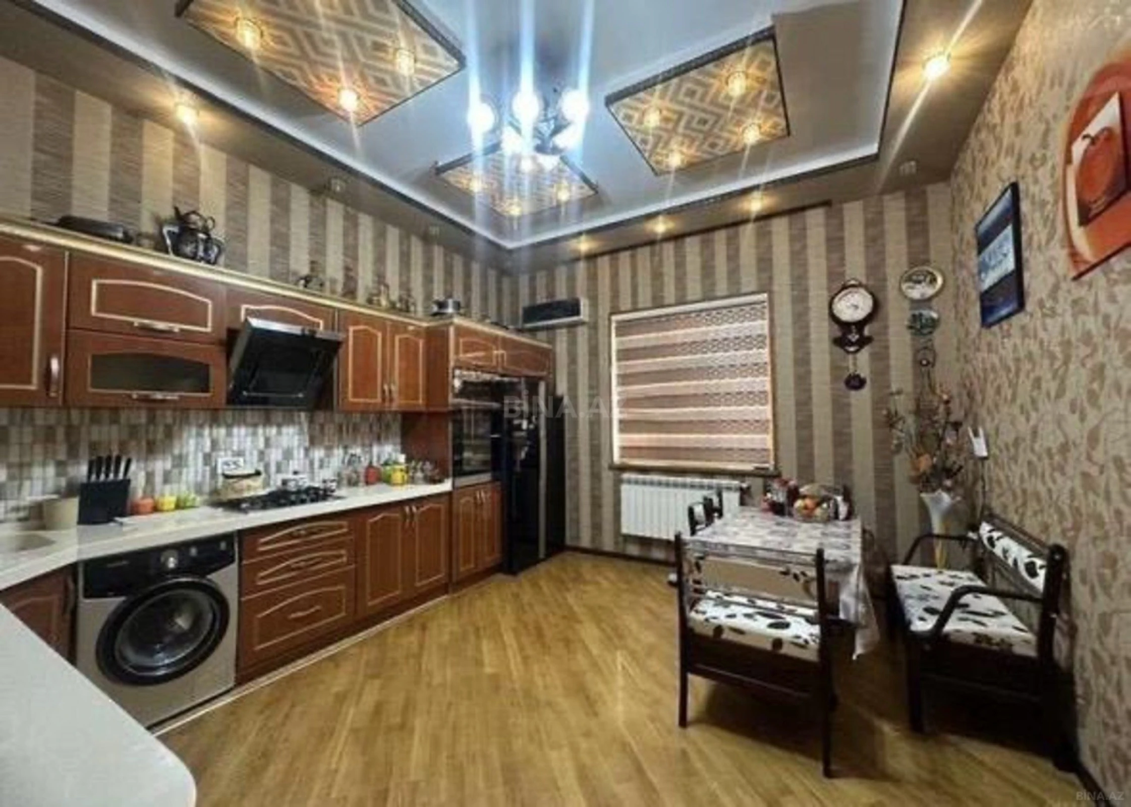 Satılır 7 otaqlı həyət evi 270 m²