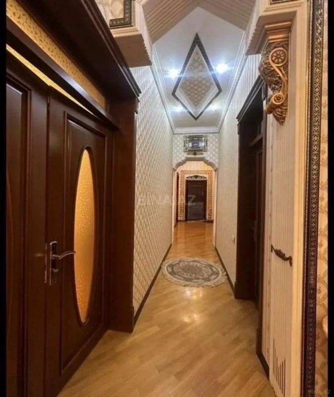Satılır 7 otaqlı həyət evi 270 m²