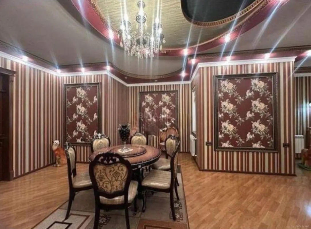 Satılır 7 otaqlı həyət evi 270 m²