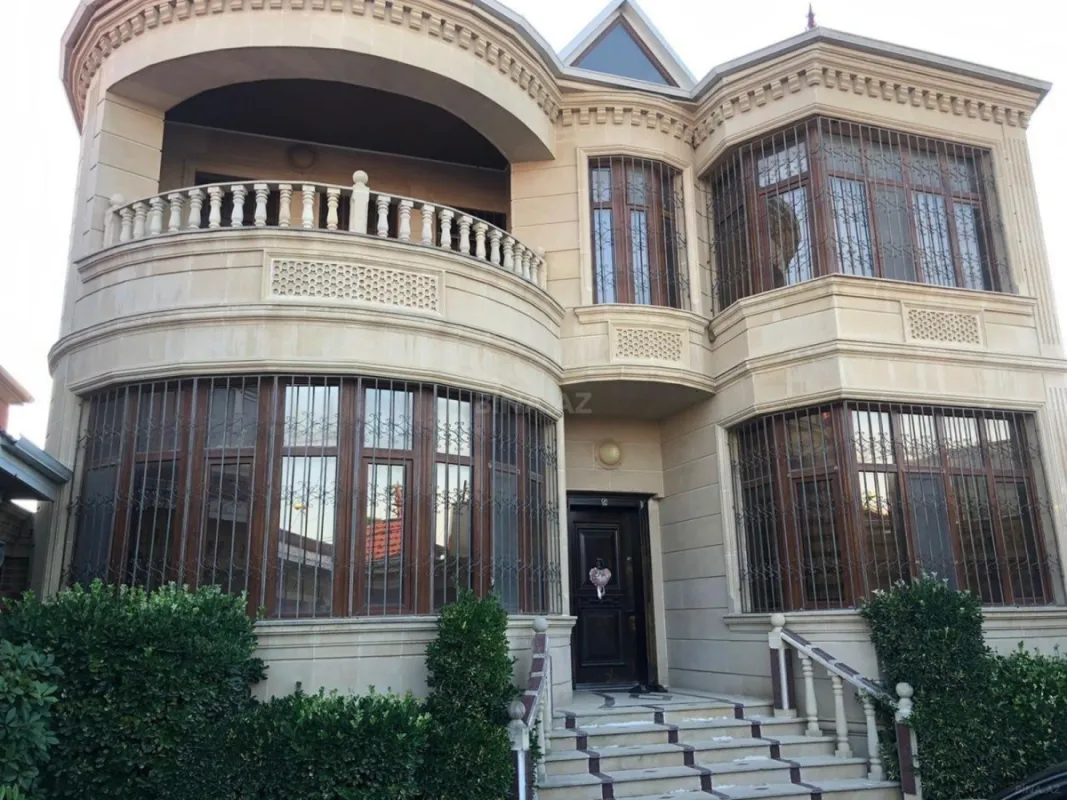 Satılır 7 otaqlı həyət evi 270 m²