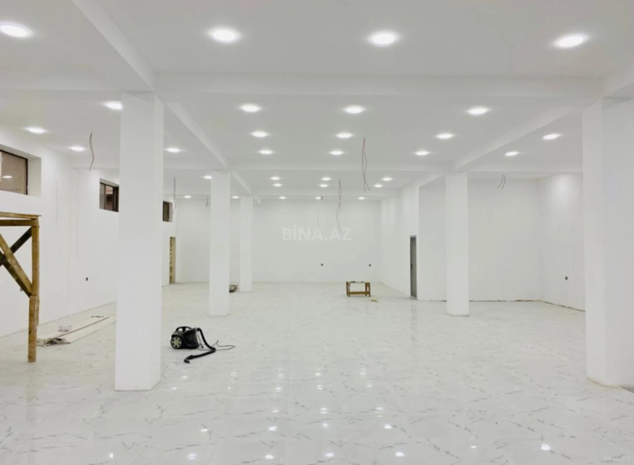 Satılır obyekt 600 m²