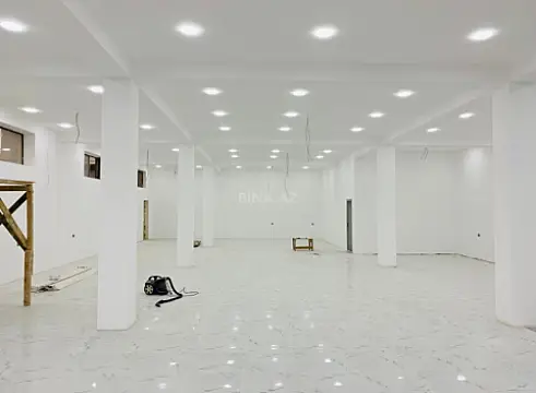 Satılır obyekt 600 m²