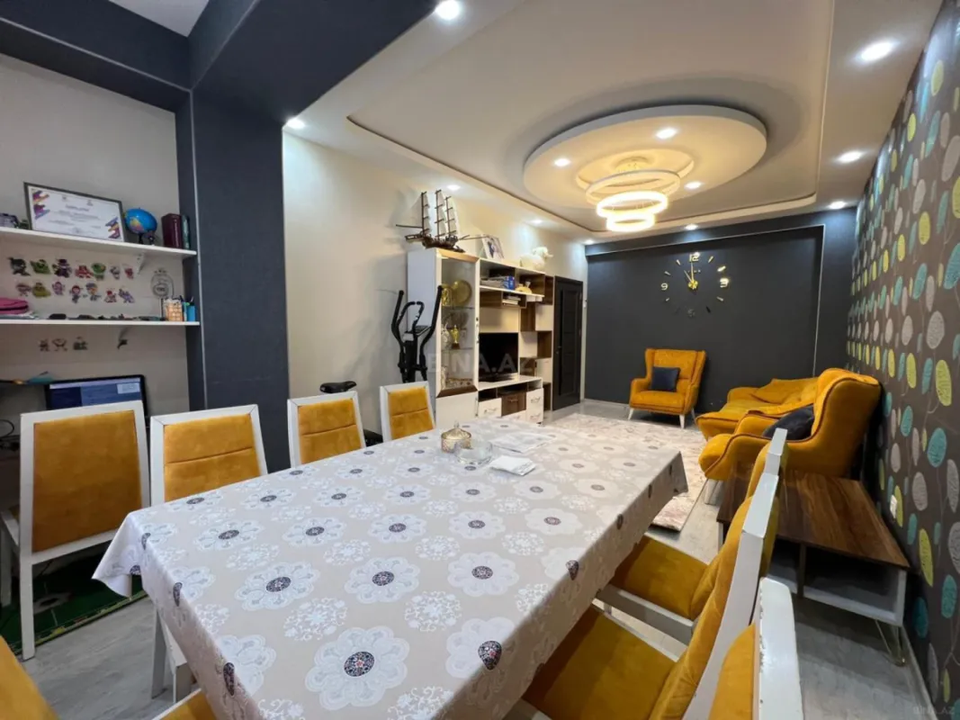 Satılır 2 otaqlı mənzil 82 m²