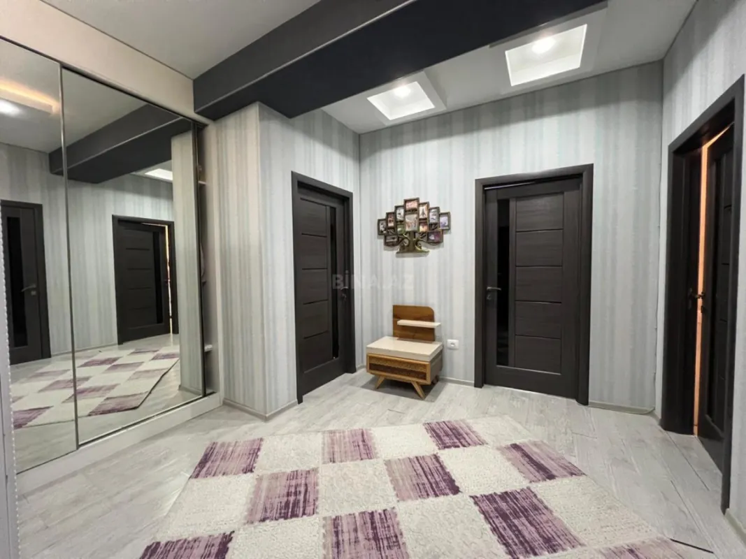 Satılır 2 otaqlı mənzil 82 m²