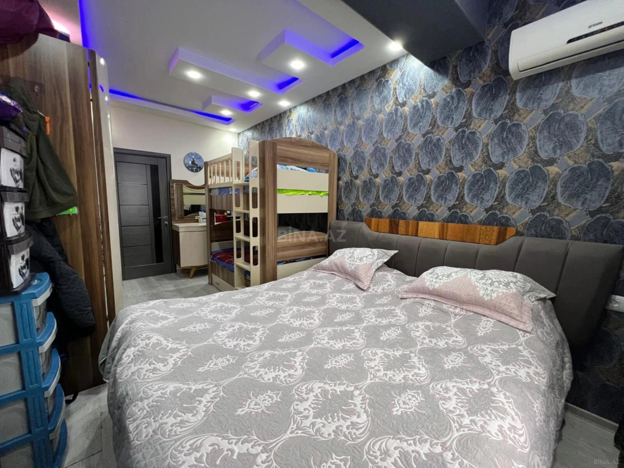 Satılır 2 otaqlı mənzil 82 m²