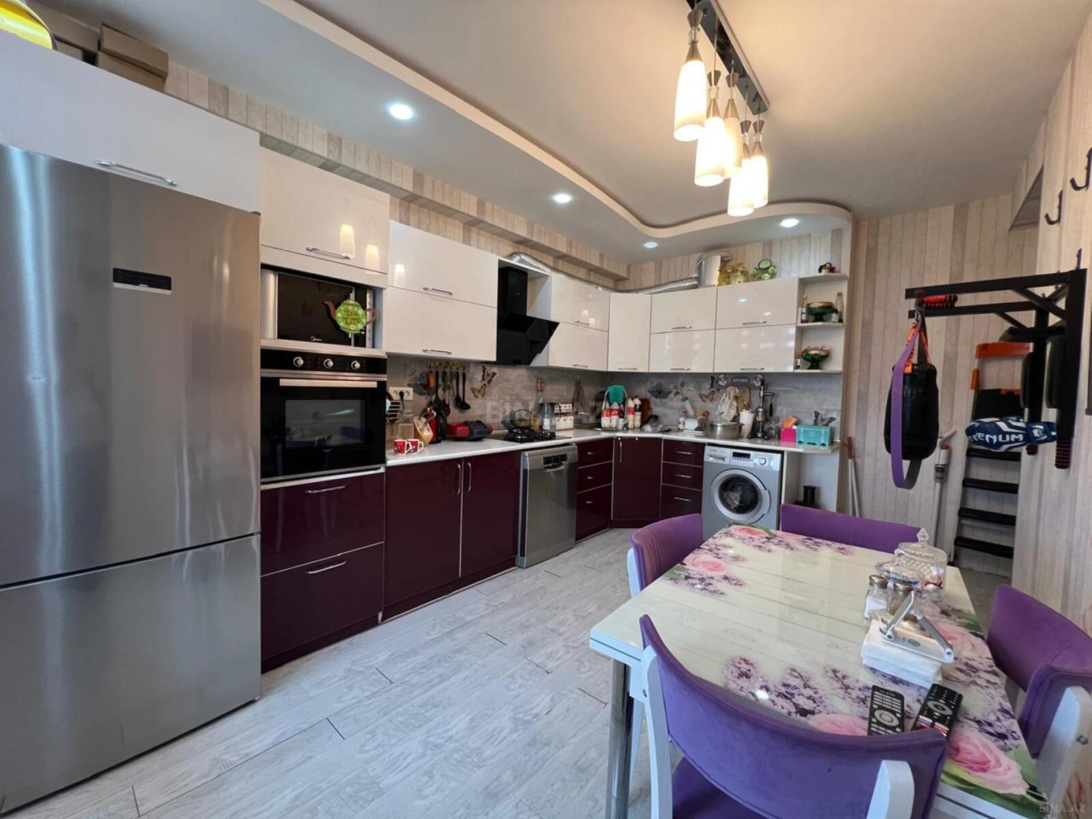 Satılır 2 otaqlı mənzil 82 m²