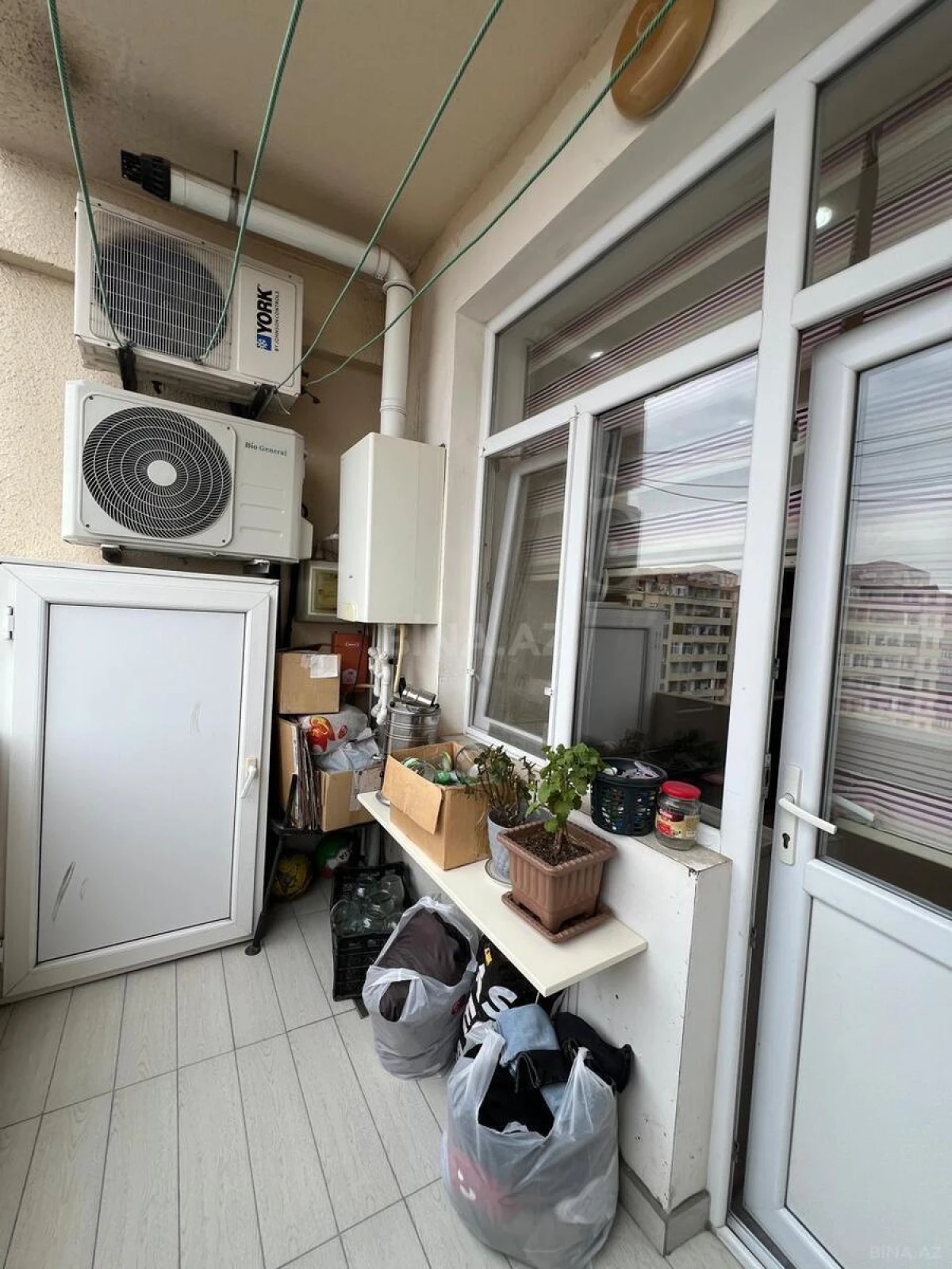 Satılır 2 otaqlı mənzil 82 m²