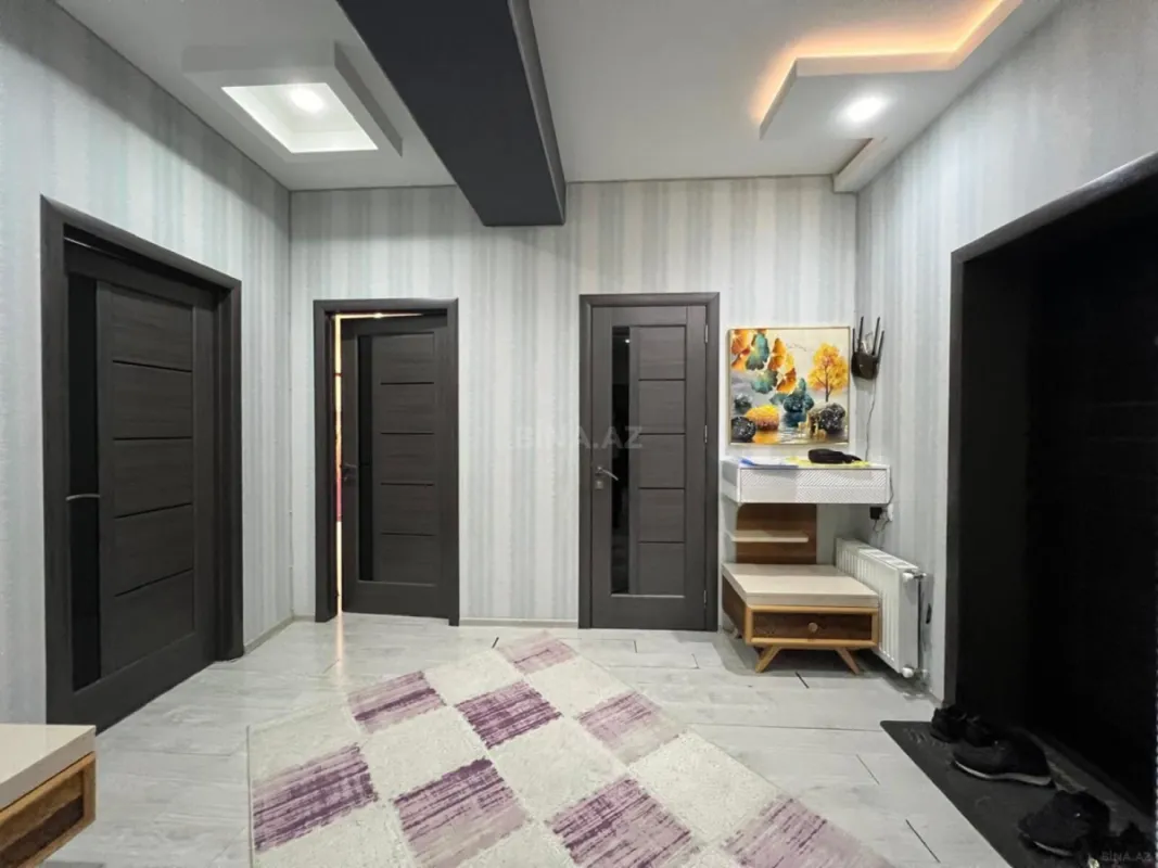 Satılır 2 otaqlı mənzil 82 m²