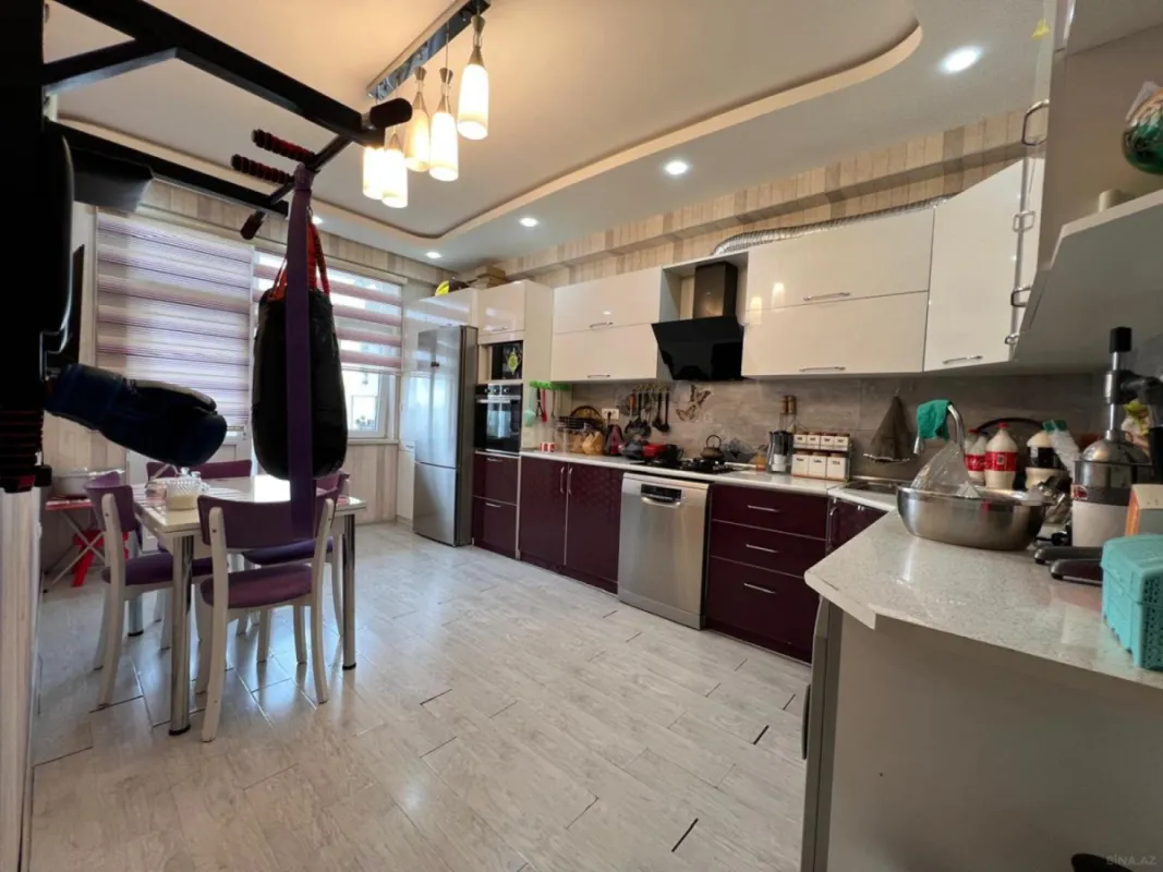 Satılır 2 otaqlı mənzil 82 m²