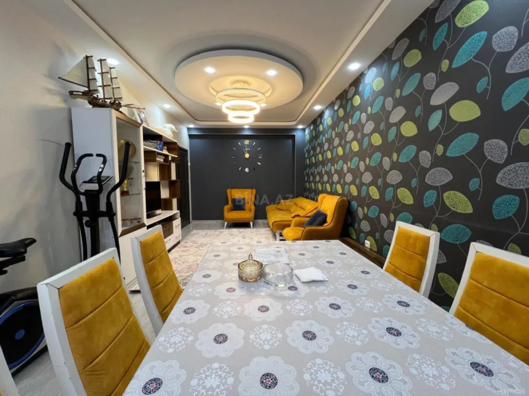 Satılır 2 otaqlı mənzil 82 m²