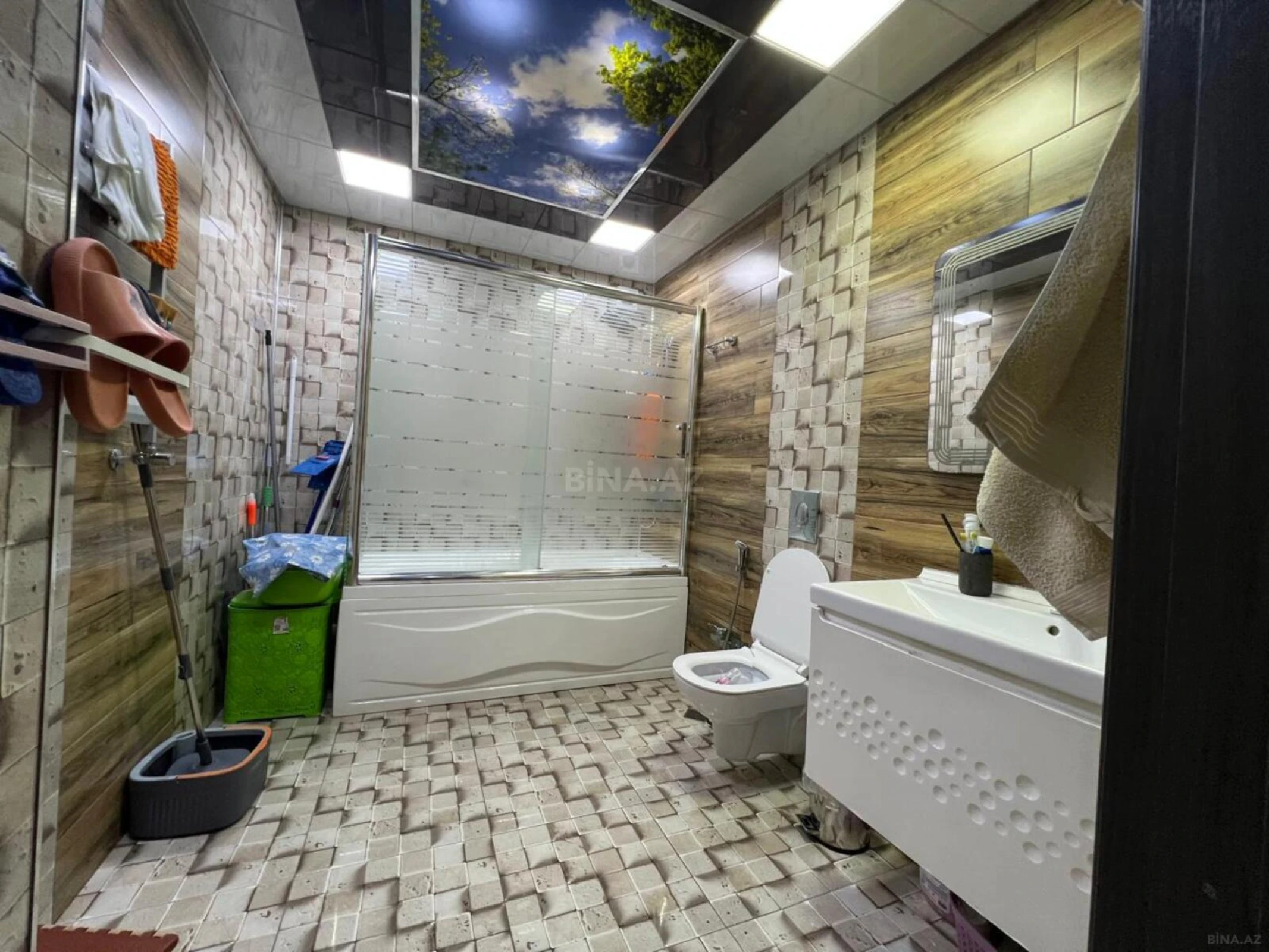 Satılır 2 otaqlı mənzil 82 m²