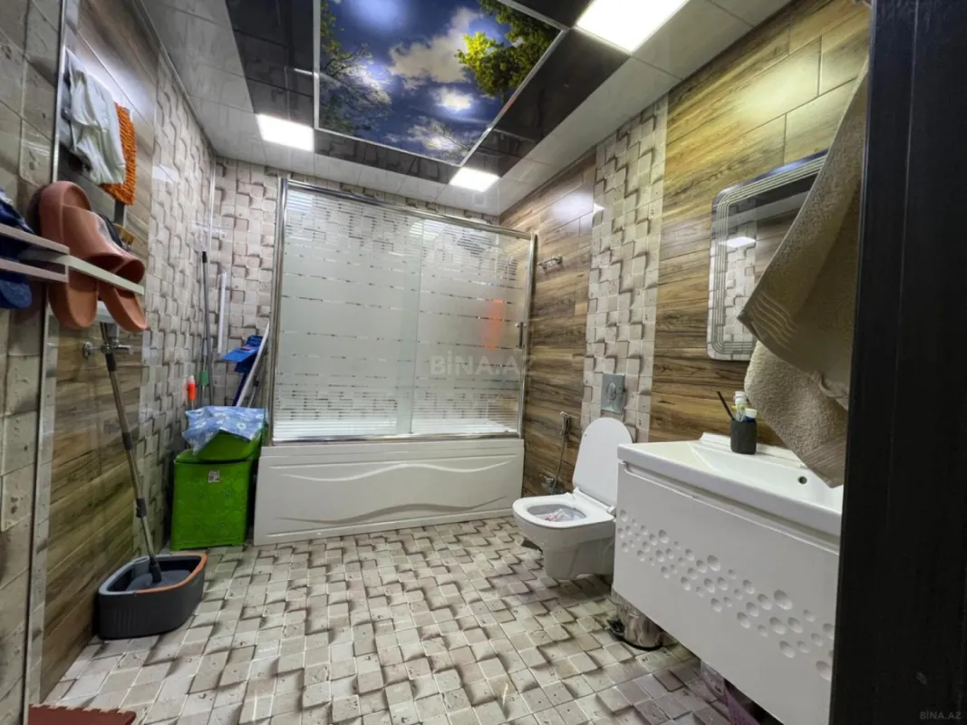 Satılır 2 otaqlı mənzil 82 m²