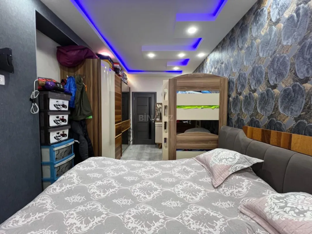 Satılır 2 otaqlı mənzil 82 m²