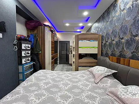 Satılır 2 otaqlı mənzil 82 m²