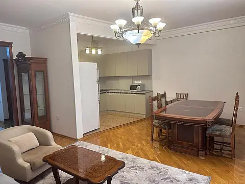Kirayə verilir 3 otaqlı mənzil 120 m²