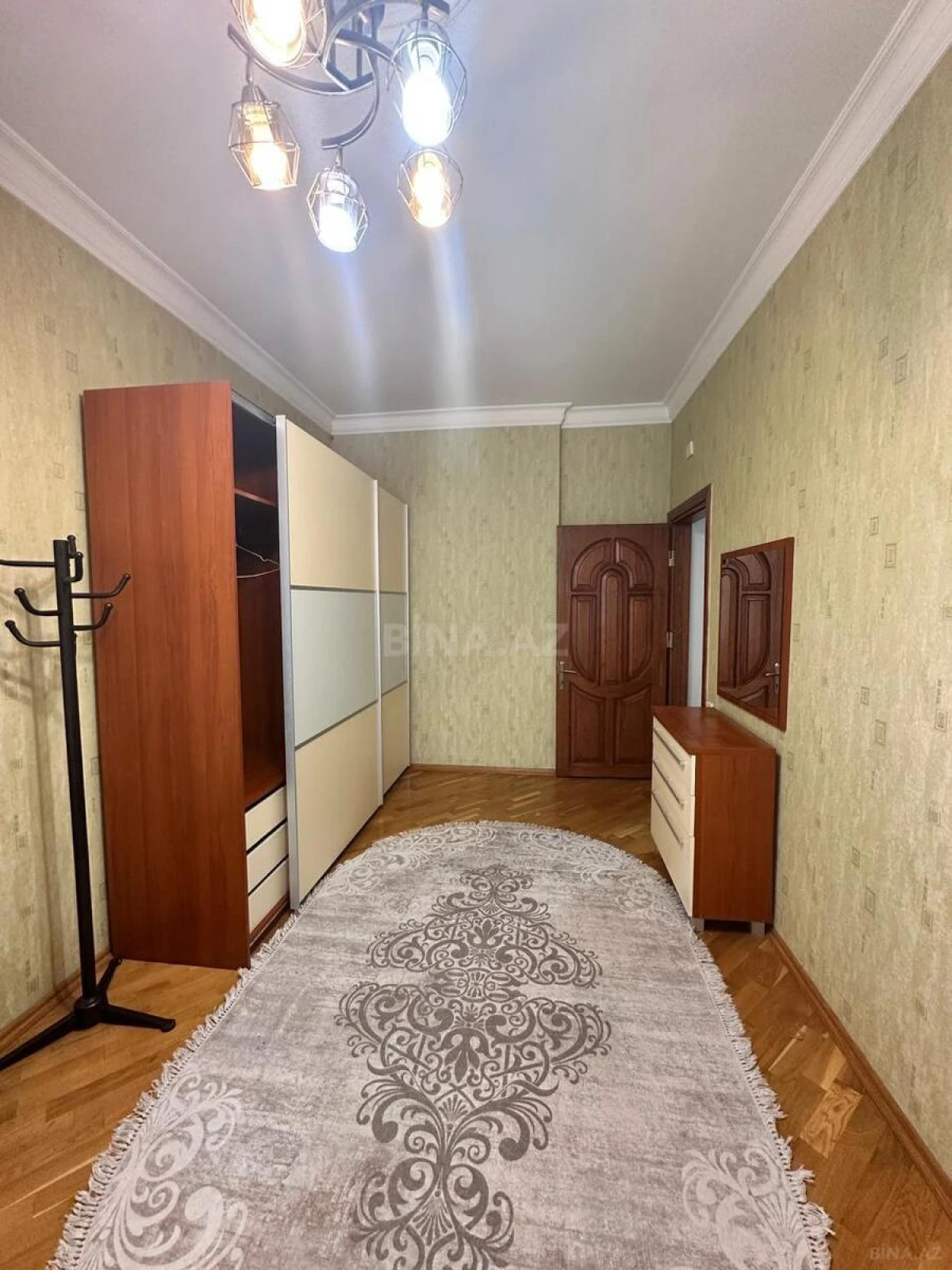 Kirayə verilir 3 otaqlı mənzil 120 m²