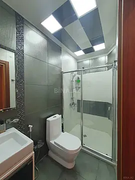 Satılır 4 otaqlı mənzil 135 m²