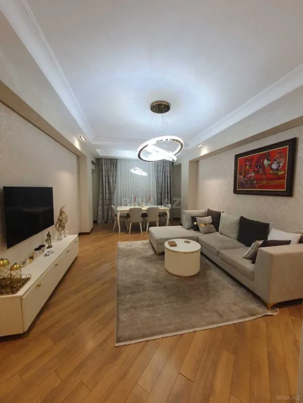 Satılır 4 otaqlı mənzil 135 m²
