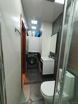 Satılır 4 otaqlı mənzil 135 m²