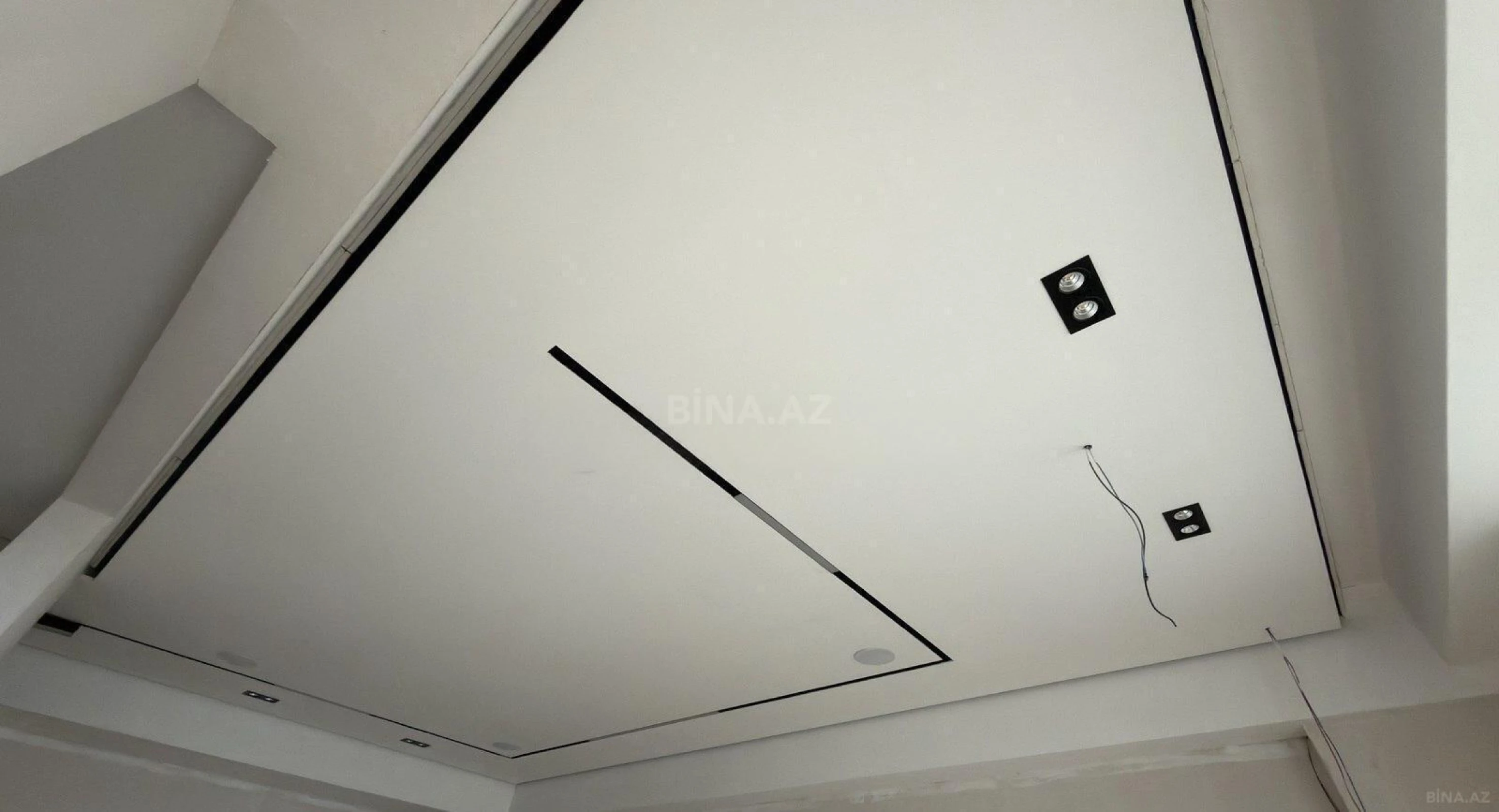 Satılır 2 otaqlı mənzil 60 m²