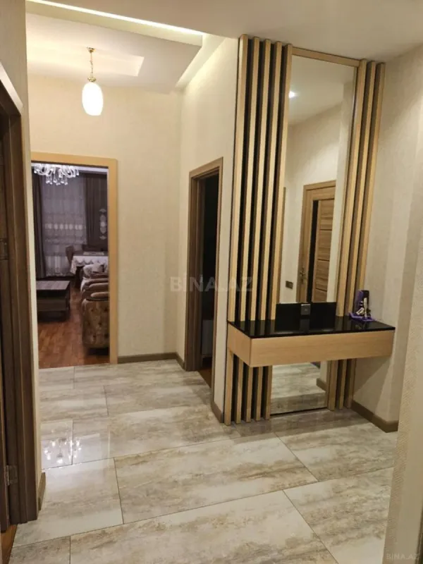 Satılır 3 otaqlı mənzil 113 m²