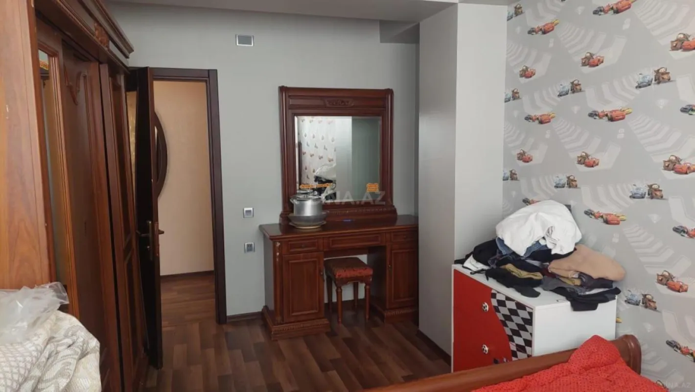 Satılır 3 otaqlı mənzil 114 m²