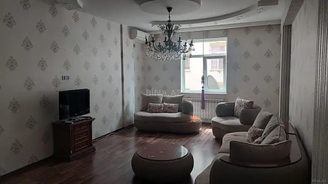 Satılır 3 otaqlı mənzil 114 m²