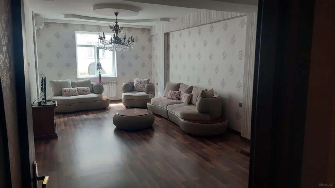 Satılır 3 otaqlı mənzil 114 m²