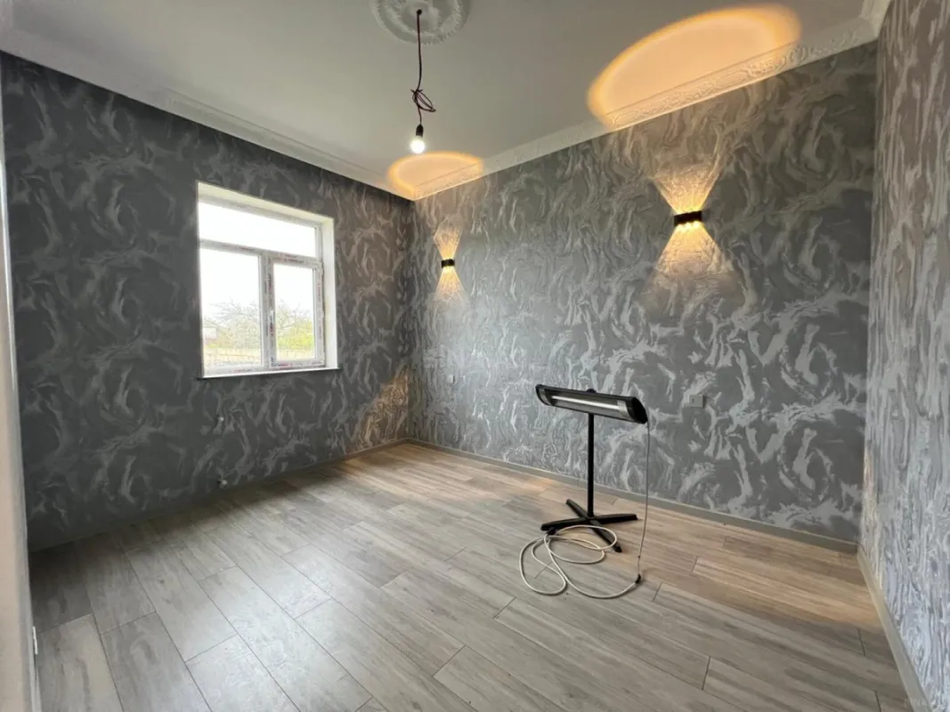 Satılır 4 otaqlı həyət evi 150 m²