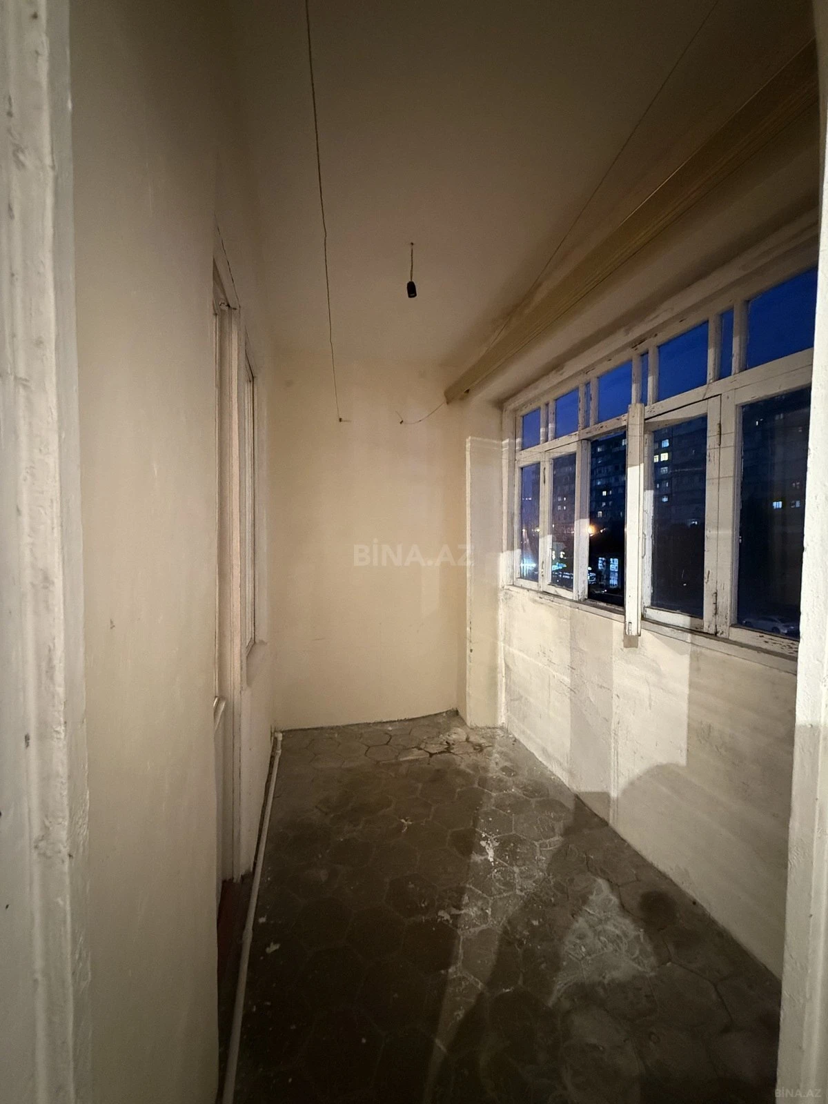 Satılır 4 otaqlı mənzil 100 m²