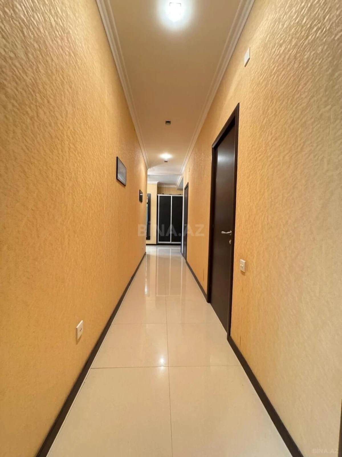 Satılır 2 otaqlı mənzil 90 m²