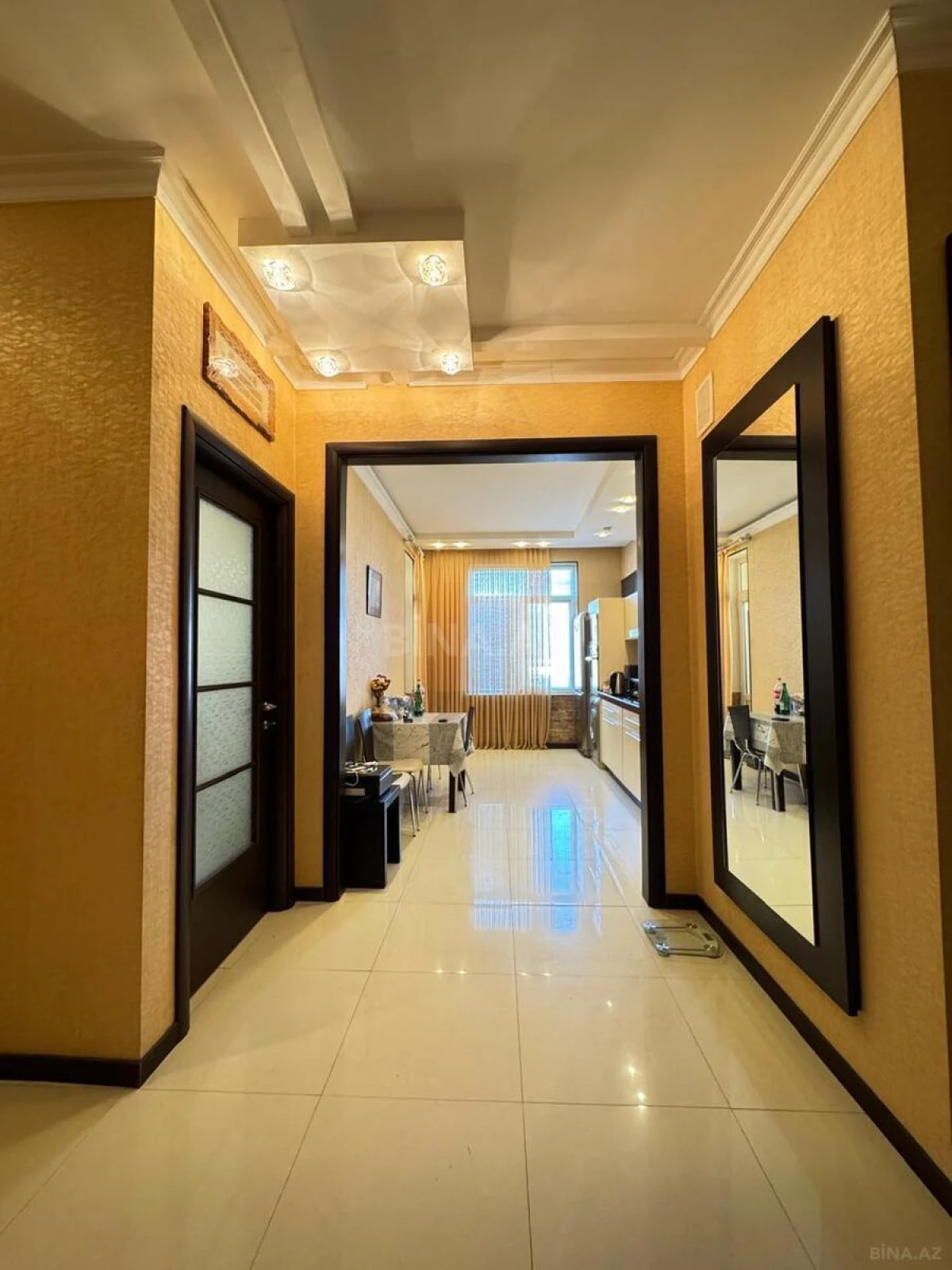 Satılır 2 otaqlı mənzil 90 m²