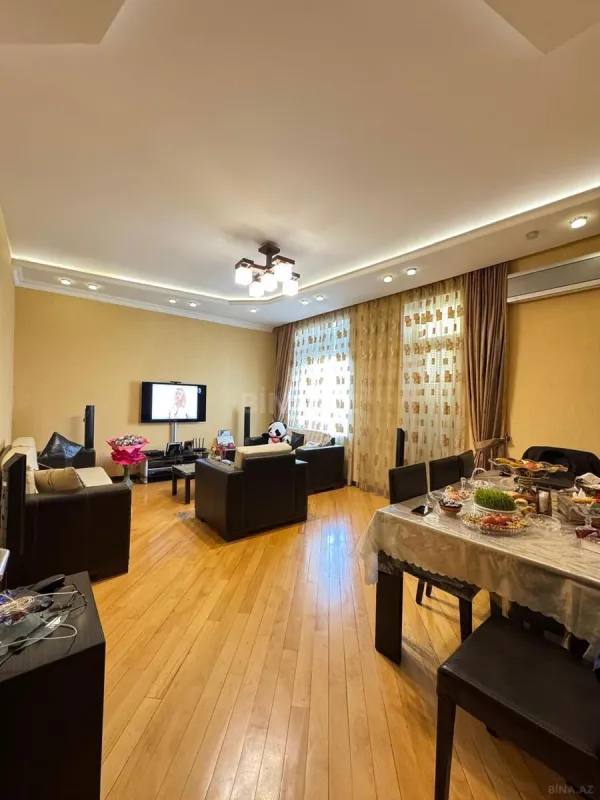 Satılır 2 otaqlı mənzil 90 m²