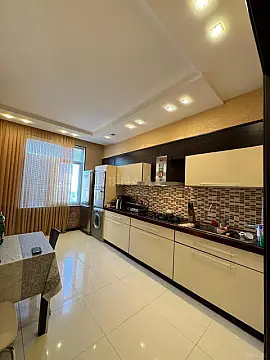 Satılır 2 otaqlı mənzil 90 m²