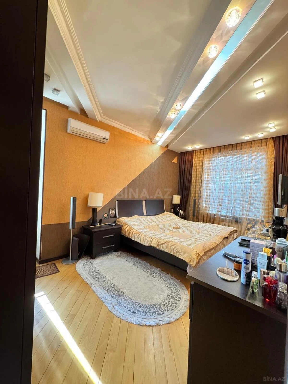 Satılır 2 otaqlı mənzil 90 m²