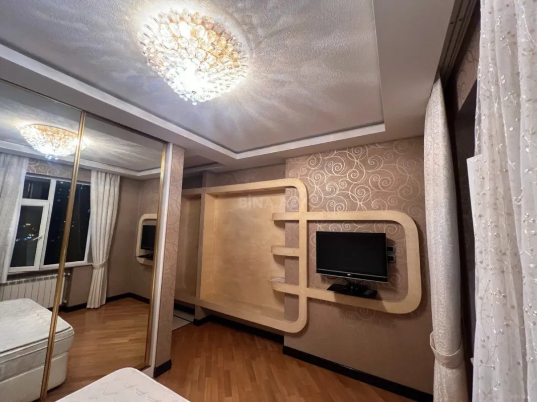 Kirayə verilir 2 otaqlı mənzil 100 m²