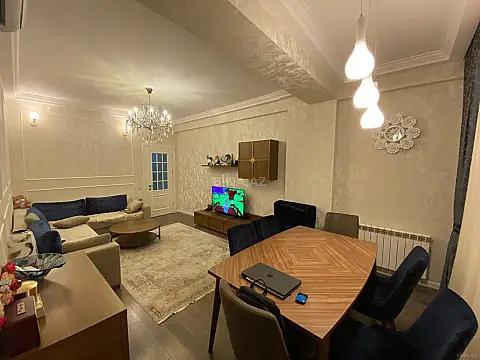 Kirayə verilir 2 otaqlı mənzil 100 m²