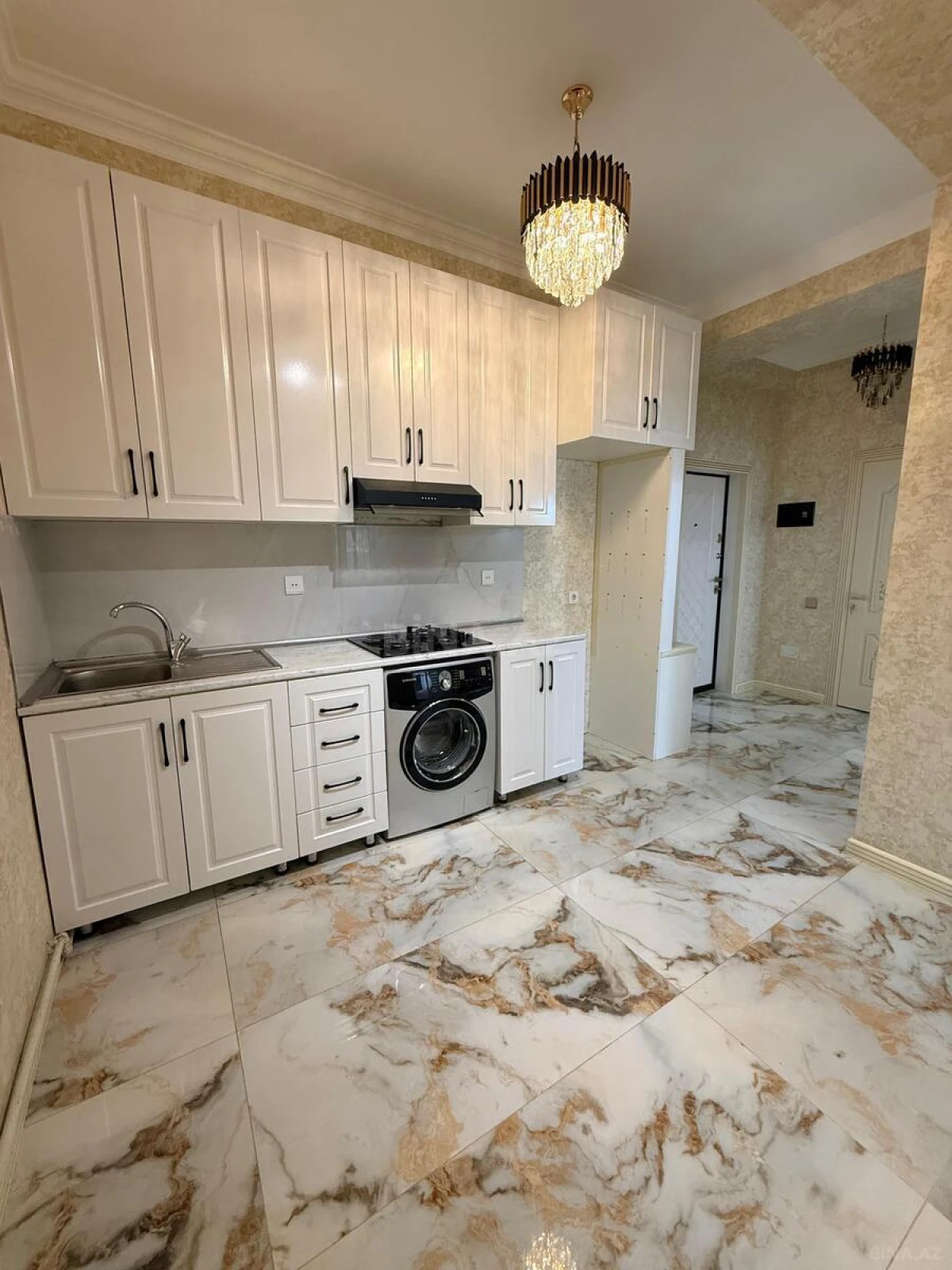 Kirayə verilir 2 otaqlı mənzil 75 m²