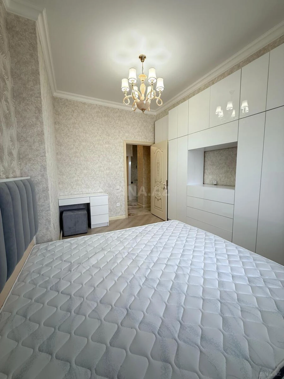 Kirayə verilir 2 otaqlı mənzil 75 m²