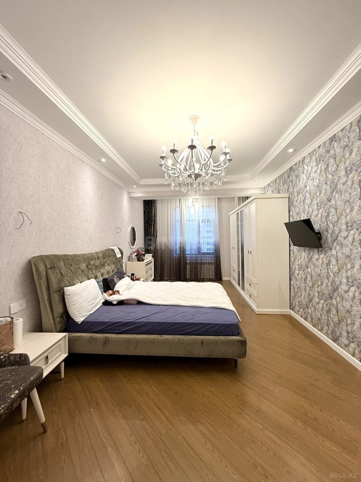 Satılır 3 otaqlı mənzil 210 m²