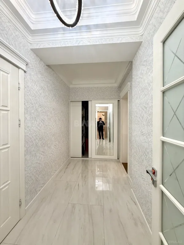 Satılır 3 otaqlı mənzil 210 m²