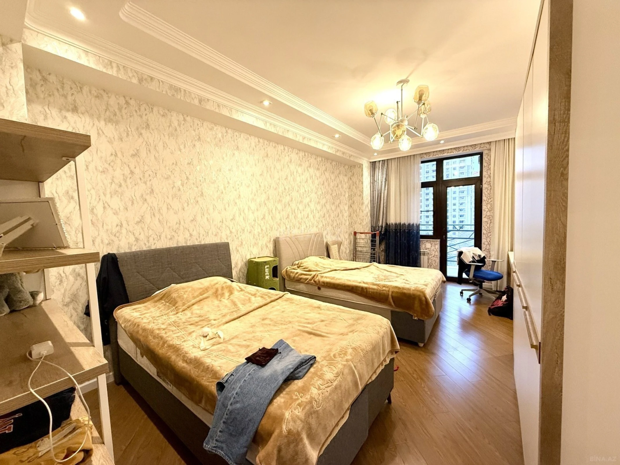 Satılır 3 otaqlı mənzil 210 m²