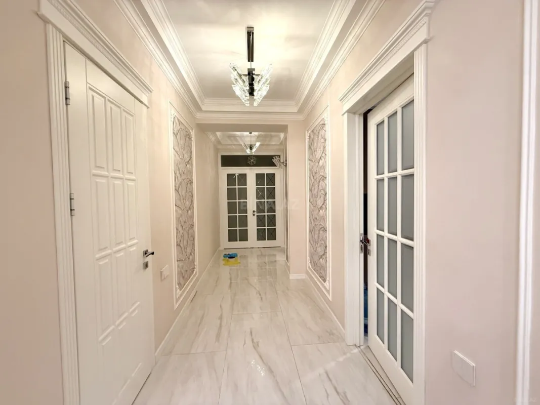 Satılır 3 otaqlı mənzil 210 m²