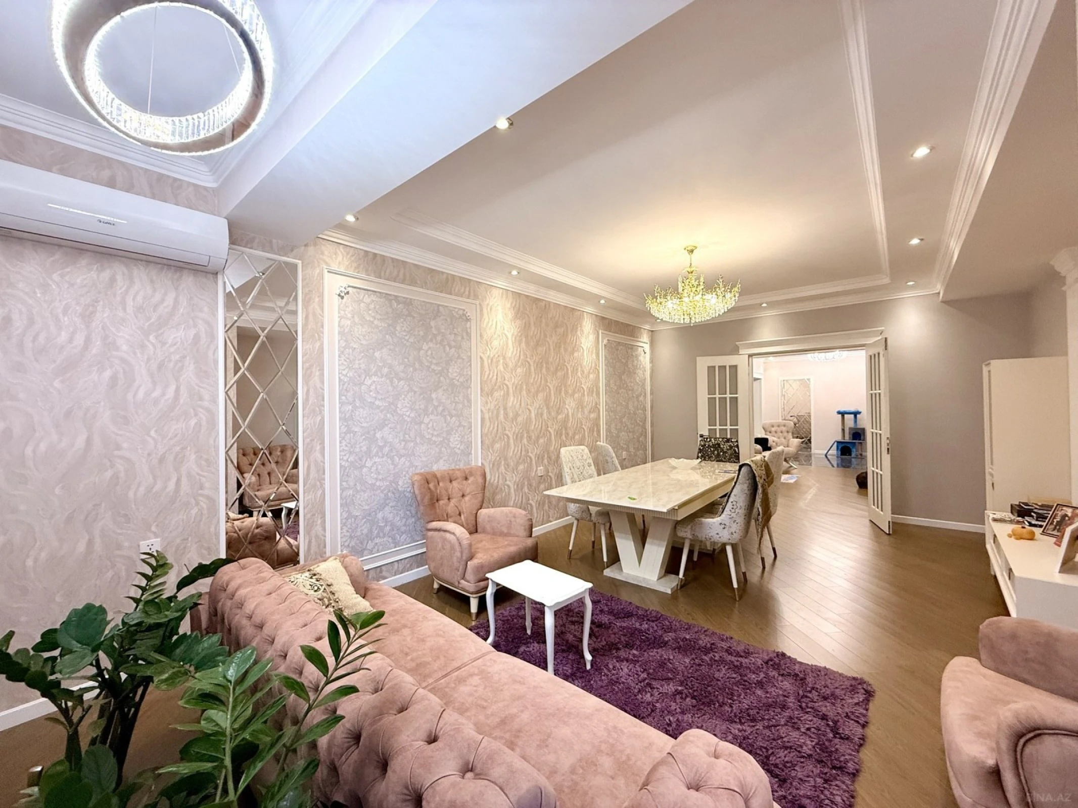 Satılır 3 otaqlı mənzil 210 m²