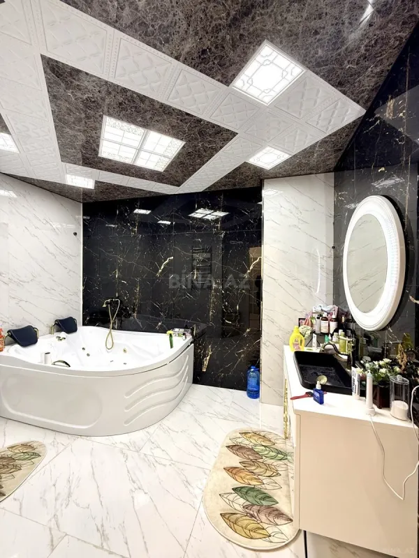 Satılır 3 otaqlı mənzil 210 m²