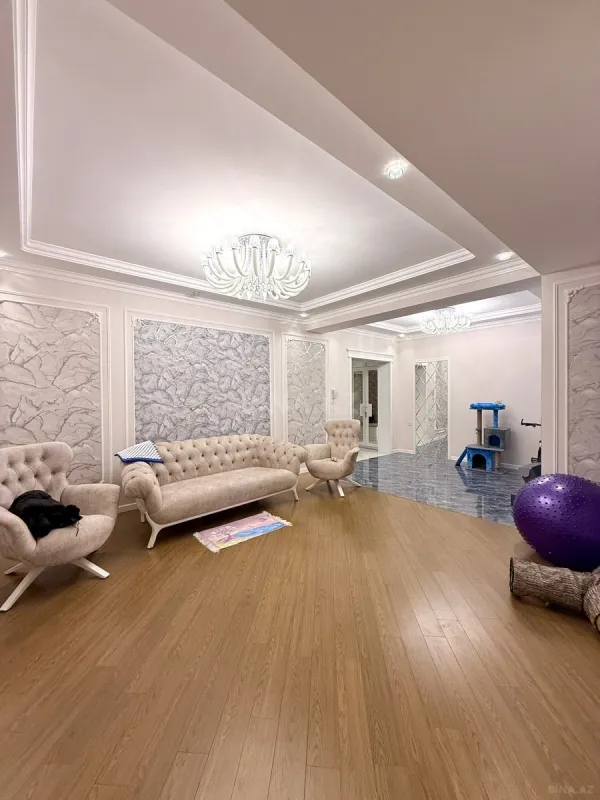 Satılır 3 otaqlı mənzil 210 m²