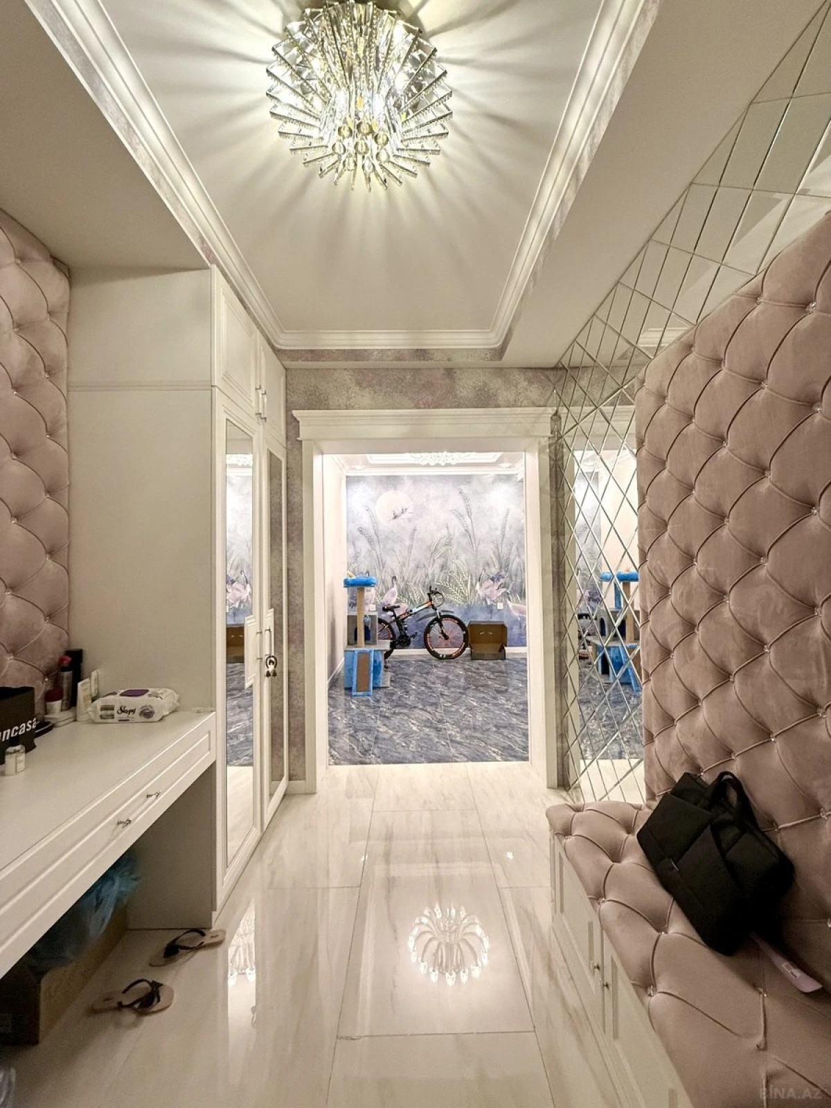 Satılır 3 otaqlı mənzil 210 m²