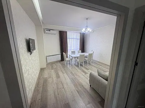 Kirayə verilir 2 otaqlı mənzil 75 m²