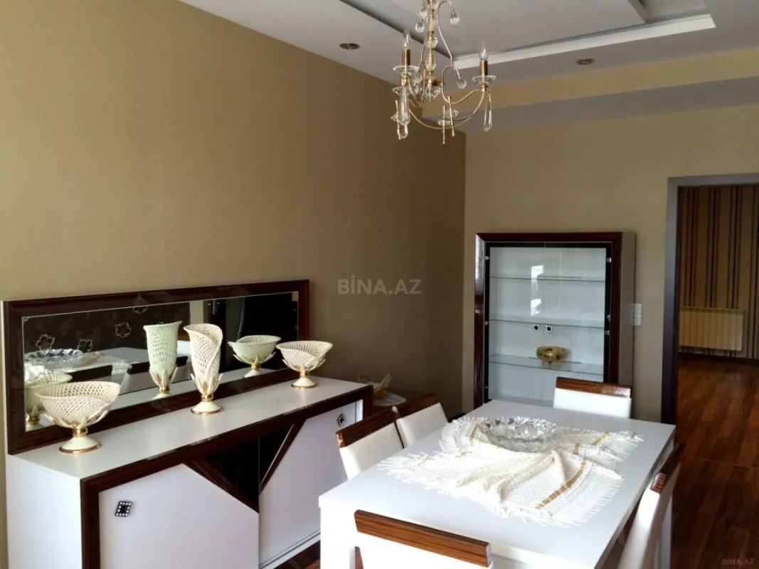 Satılır 3 otaqlı mənzil 117 m²