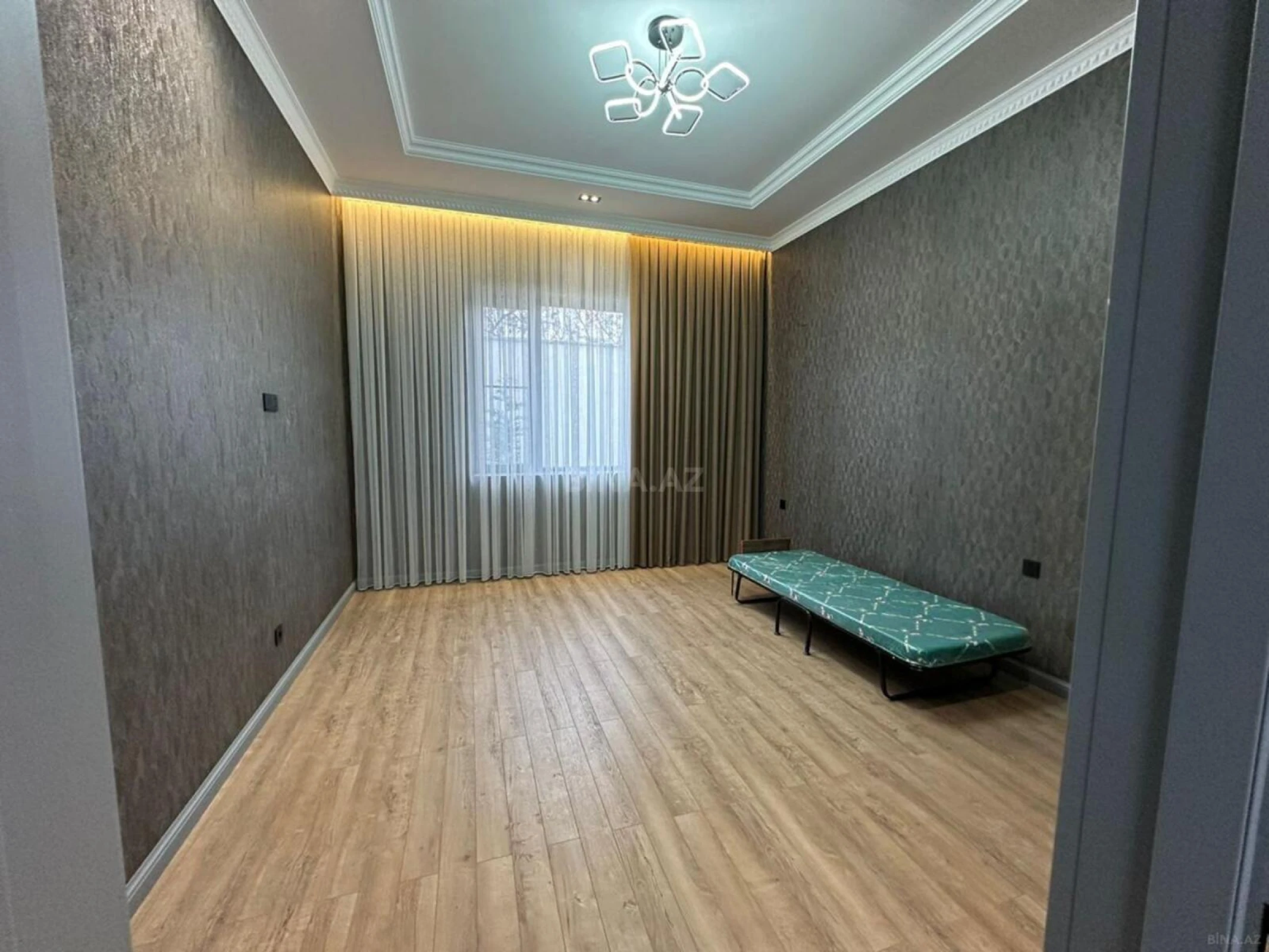 Kirayə verilir 5 otaqlı həyət evi 270 m²